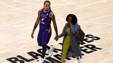 Cherelle Griner agradeció los mensajes de apoyo que ha recibido tras la detención de su esposa, la basquetbolista Britney Riner por tráfico de drogas en Rusia.
