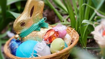 With the inflated price of eggs at present, parents are being forced to look for cheaper alternatives to the dying eggs at Easter tradition.