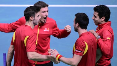 Marcel Granollers y Pedro Martínez celebran su victoria en el dobles y el acceso a semifinales juntos a sus compañeros Pablo Carreño y Jaume Munar.