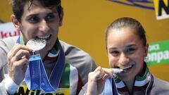Diego Balleza y Viviana del Ángel, medallistas de plata en los Mundiales de World Aquatics de Fukouka 2023.