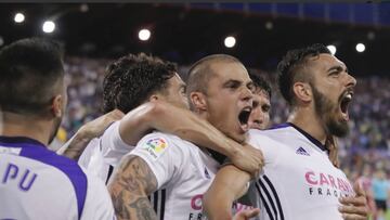 El Zaragoza celebra su pase al Playoff de ascenso.