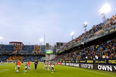 El estadio del Cádiz, sujeto a modificaciones y controversia en los últimos años