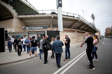 El público regresa a los estadios en las zonas donde la incidencia acumulada lo permite. Así ha sido la esperada vuelta en el partido de Segunda División entre el Castellón y la Ponferradina.