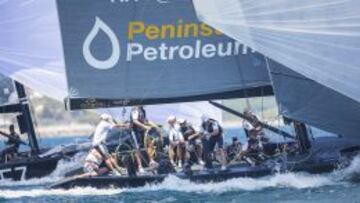 El 'Península Petroleum' domina en los campos de Sotogrande