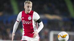 El centrocampista holand&eacute;s del Ajax, Donny van de Beek, durante un partido.