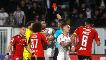 “La reacción de Pavez...”: el ‘irónico’ mensaje de Passerini tras su expulsión ante Colo Colo