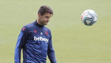 11/09/19
 ENTRENAMIENTO DEL LEVANTE UD - NEMANJA - RADOJA