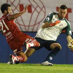 Armani le responde a hinchas de Huracán: "Vayan a dormir"