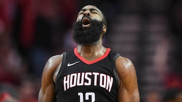 Harden (26+17) mira a Stockton y Jordan en una loca remontada