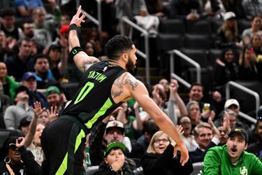 Which teams have already qualified for the 2025 NBA playoffs?
