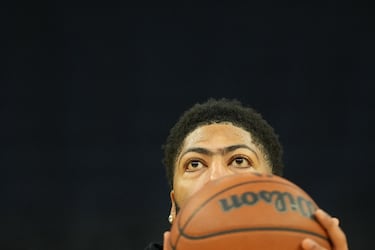 Anthony Davis sustains yet another injury