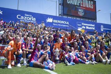 El Barcelona Femenino ha goleado 6-1 al Sporting de Huelva para proclamarse campeonas de la Copa de la Reina por novena vez.
