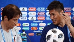 Japan&#039;s coach Akira Nishino (L) and Japan&#039;s goalkeeper Eiji Kawashima  attend a press conference on the eve of the Russia 2018 World Cup Group H football match between Japan and Poland at the Volgograd Arena on June 27, 2018 in Volgograd. / AFP 
