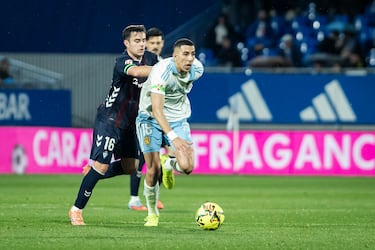 El redebut de El Yamiq con el Zaragoza será siempre recordado. El central marcó un golazo mayúsculo, de cabeza, tras un salto espectacular (lo que le vale el sitio en este once). Sin embargo, después se introdujo un tanto en propia puerta (infortunio) y acabó expulsado.
