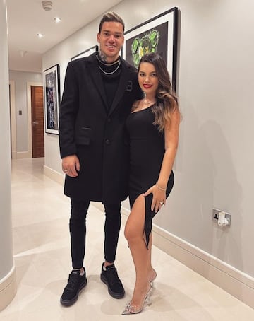 El portero brasileño mantiene una relación con la modelo portuguesa Lais Morais. Empezaron su relación allá por 2013, cuando el guardameta tan solo tenía 20 años de edad. Pasaron por el altar en 2014 y, a día de hoy, tienen tres hijos: Yasmin, Henrique y Laura.  