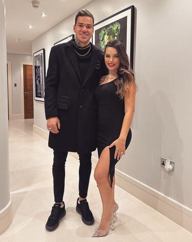 El portero brasileño mantiene una relación con la modelo portuguesa Lais Morais. Empezaron su relación allá por 2013, cuando el guardameta tan solo tenía 20 años de edad. Pasaron por el altar en 2014 y, a día de hoy, tienen tres hijos: Yasmin, Henrique y Laura.  