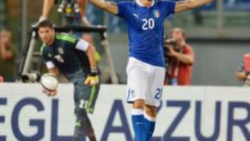 Osvaldo, con Italia.
