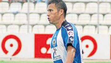 <b>DE ESTRENO. </b>Aarón Galindo debutó el pasado domingo, en partido oficial, con el Hércules.