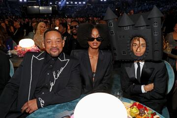 Will Smith, Willow Smith y Jaden Smith durante la gala de los Premios Grammys 2025 celebrados en Los ?ngeles.