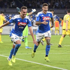 El Nápoles gana con doblete de Milik y un gran Fabián