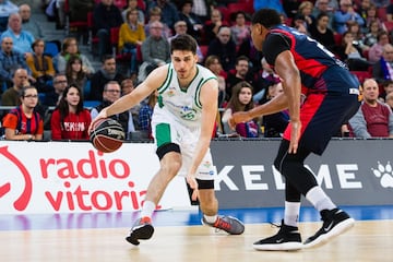 Suspenso: el Betis descendió la pasada temporada, se inscribió en LEB Oro y, por insistencia en los tribunales, logró volver a la Liga Endesa... pero la lección no se ha aprendido. El equipo andaluz es último tras el cierre de la primera vuelta. Sin chispa, sin ideas, sin juego. Los béticos tratan de no ser un desastre completo con pequeños parches en la plantilla y la llegada de Alejandro Martínez. Alegrías puntuales les han permitido cuatro victorias. Poco más de felicidad en San Pablo.