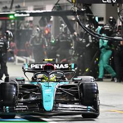 Hamilton suaviza el fallo de Mercedes en Singapur