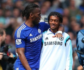 Didier Drogba junto a Juan Guillermo Cuadrado