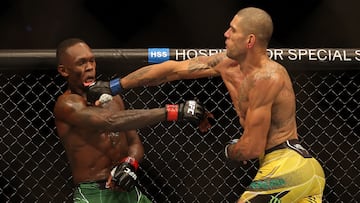 Alex Pereira e Israel Adesanya en el UFC 281.