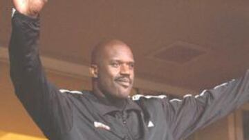 <b>SUPERMÁN EN ARIZONA. </b>Shaquille saluda a la afición de los Suns.