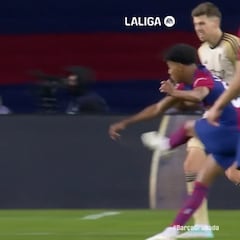 Este niño es muy especial: qué golazo de Lamine con el terremoto a punto de explotar en Can Barça