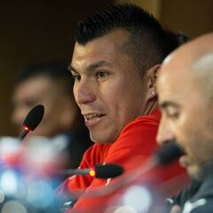 El particular reencuentro de Medel con Sampaoli y Beccacece