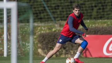 I&ntilde;igo C&oacute;rdoba en la sesi&oacute;n de este lunes en Lezama.