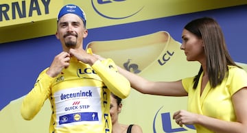 Julian Alaphilippe arrebató a Mike Teunissen el maillot amarillo en la tercera etapa del Tour de Francia 2019 con recorrido entre Binche y Éperbay. 