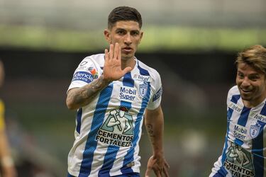Días después de ser convocado por primera vez, Guzmán sufrió una lesión de ligamentos que lo marginó a principios de año de las canchas. Su nivel lo apuntaban como un posible seleccionado nacional.