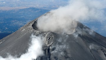 ¿Dónde se encuentra el volcán Popocatépetl y a qué distancia está de la Ciudad de México? El Popo, como también es conocido, colinda con tres estados de la República Mexicana y se ubica a unos 72 kilómetros de la CDMX