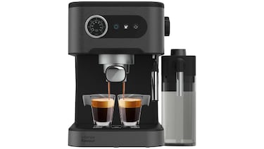 Prepara dos cafés a la vez e incluye vaporizador y depósito para leche: la cafetera ‘espresso’ con 25.000 valoraciones en Amazon