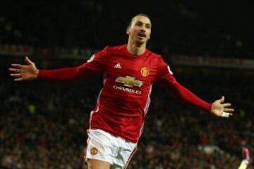 Zlatan Ibrahimovic celebra su gol ante el Sunderland.
