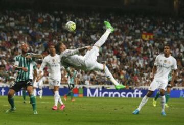 Real Madrid-Betis en agosto de 2015. Chilena de Sergio Ramos.