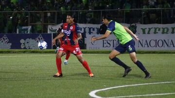 Un gol sobre la hora de Dustin Corea, le dio a FAS ventaja en la ida de las semifinales del Clausura 2021 en El Salvador, donde el &lsquo;Gullit&rsquo; busca el t&iacute;tulo en su primera temporada.