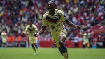 Renato Ibarra celebrando su gol.