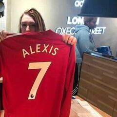 La camiseta 7 de Alexis en el United ya se convirtió en viral