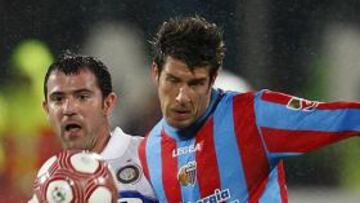 El Inter de Mil¨¢n sigue l¨ªder a pesar de caer en Catania