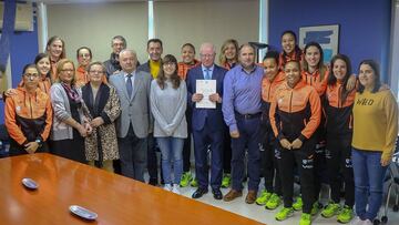 El Burela FS firma el primer convenio femenino