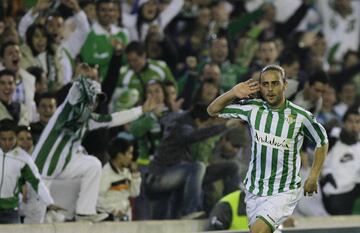 Etapa en el FC Barcelona: 2003-04
Etapa en el Real Betis: 2008-09