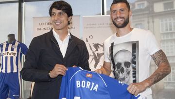 PRESENTADO EL NUEVO JUGADOR DEL DEPORTIVO ALAVES BORJA BASTON