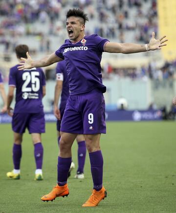 "Llegar al Atlético sería lo máximo para mí...", dijo el delantero de la Fiorentina cuando se encontraba concentrado con la selección. “El Atlético de Madrid es algo que está en nosotros, en mi papá y en mí, pero nunca tuve la posibilidad". Quizás ahora sea el momento.