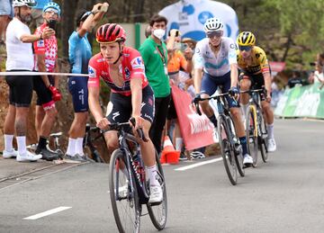 Evenepoel, Enric Mas y Roglic.