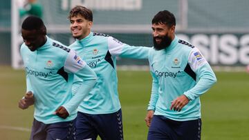 Fekir, junto a Abde y Luiz Henrique.