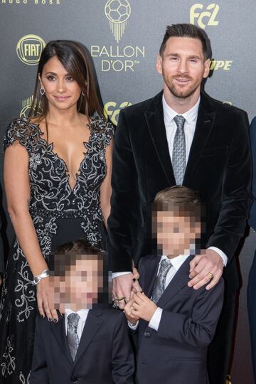 Lionel Messi avec sa femme Antonalla Roccuzzo et leurs fils, Thiago et Mateo  ceremony of the Ballon D'Or 2019 on December 2, 2019 in Paris, France