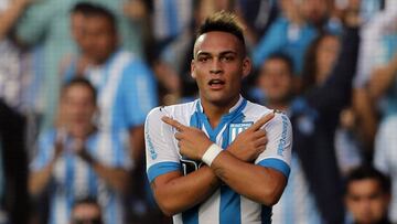 Lautaro Mart&iacute;nez celebra un gol. 